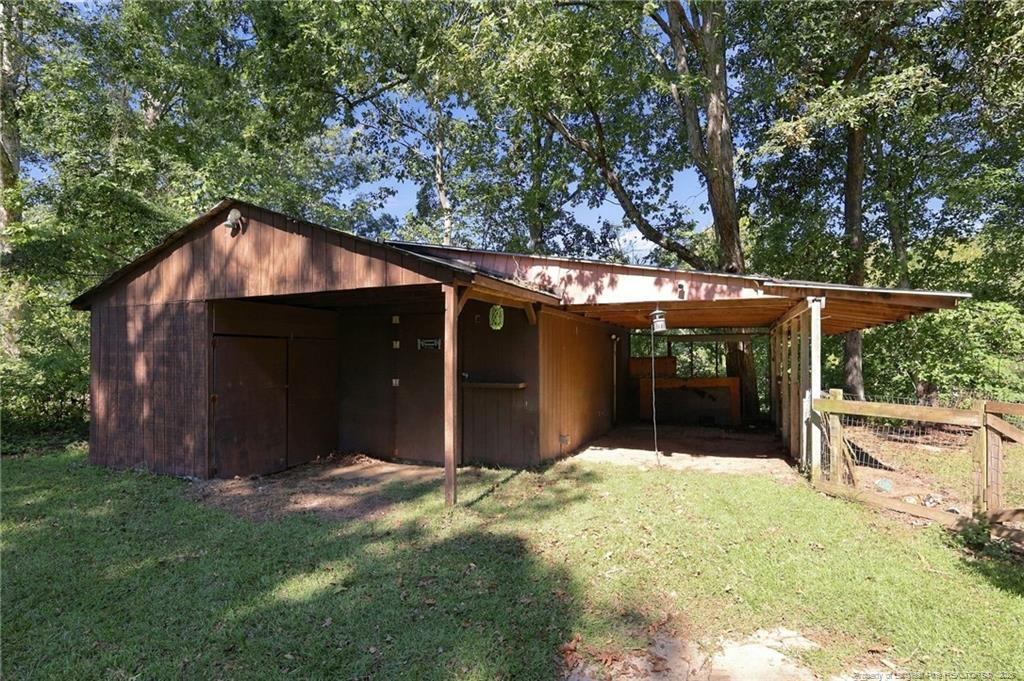 5885 Saint Patricks Drive Property Photo 6
