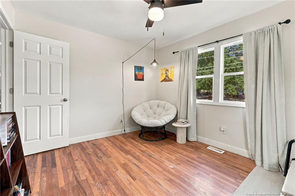 6129 Louise Street Property Photo 26