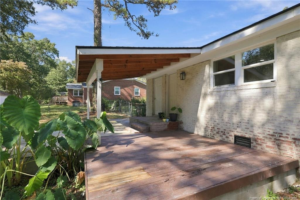 6129 Louise Street Property Photo 32