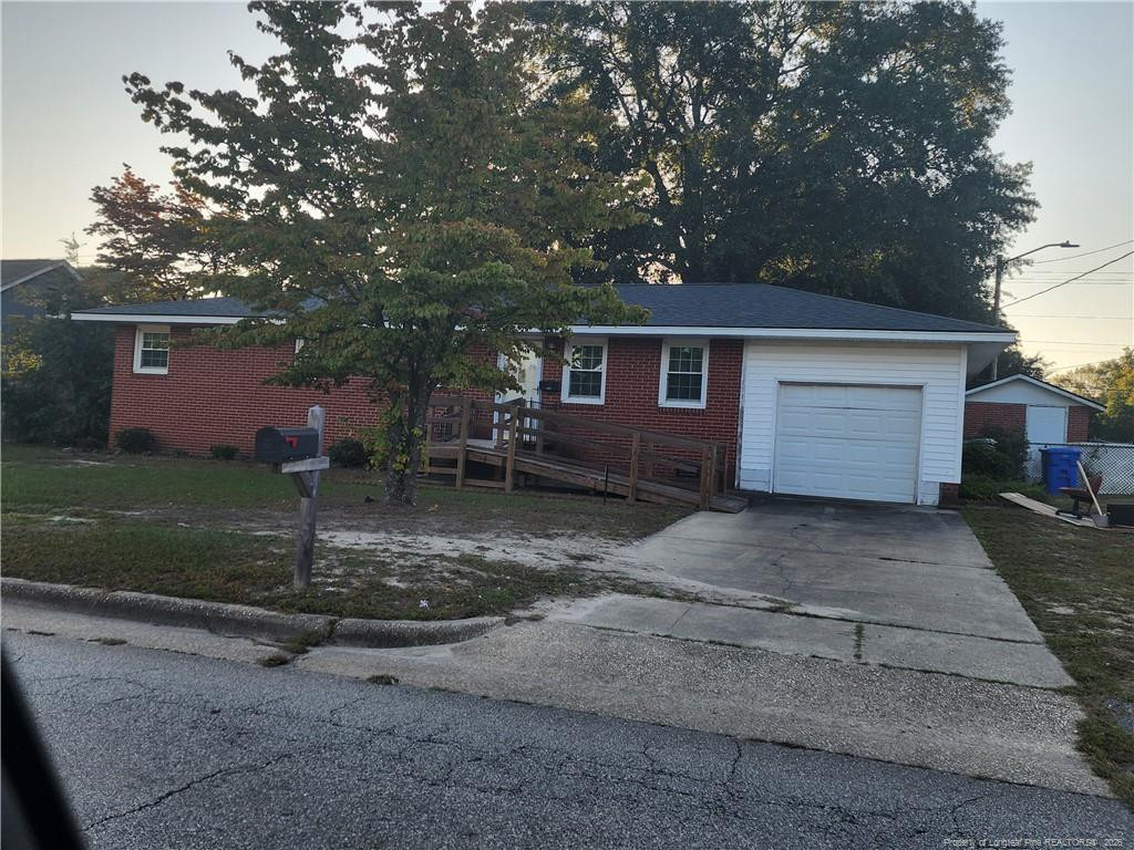 2005 Camden Road Property Photo 1