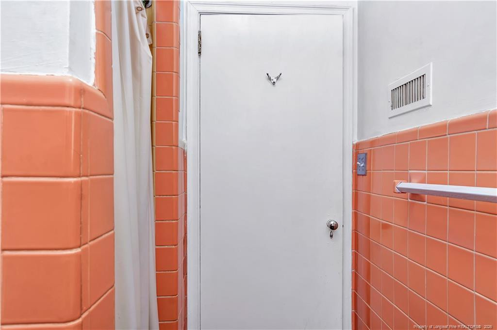 2004 N Walnut Street Property Photo 19