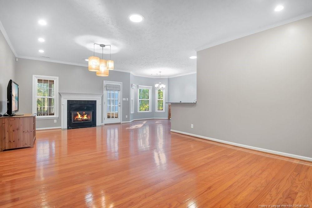 1527 Dixon Drive Property Photo 2