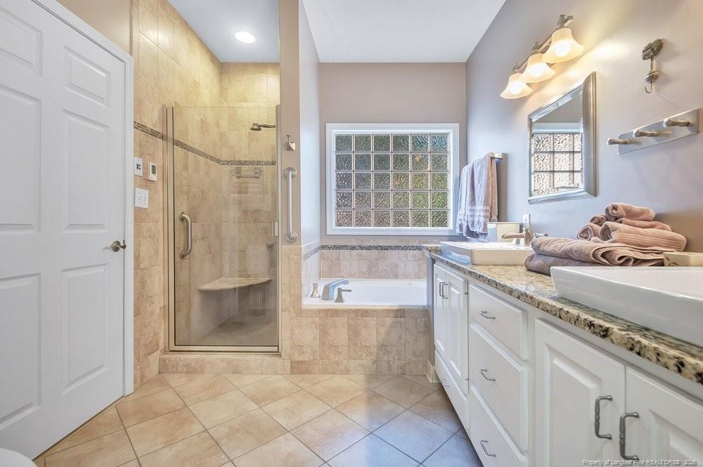 1527 Dixon Drive Property Photo 17
