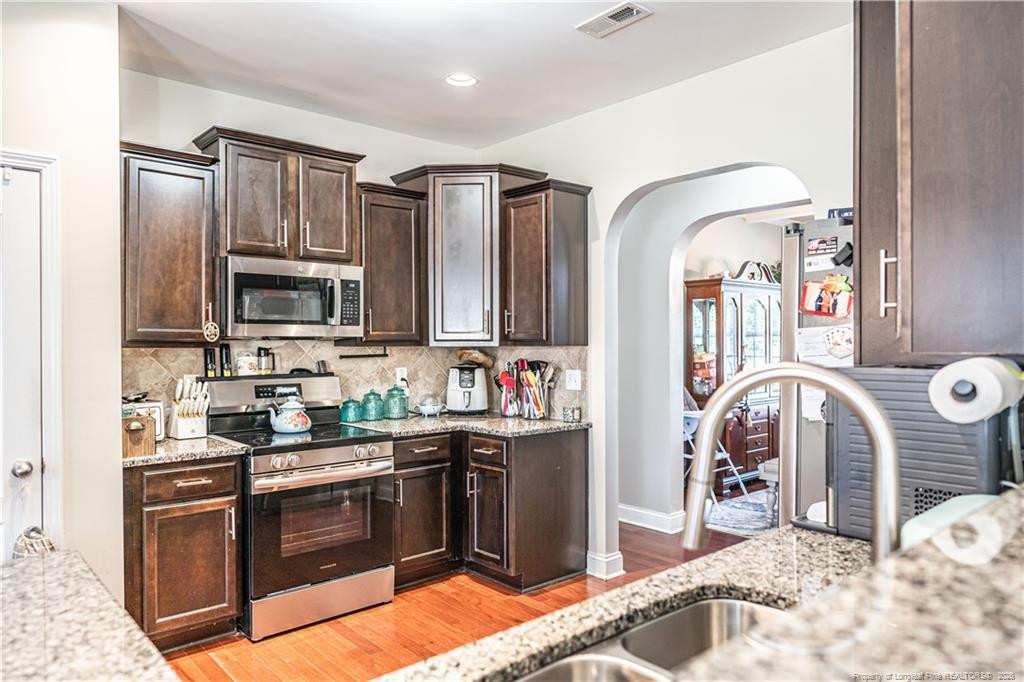 281 Fountain Grove Drive Property Photo 14