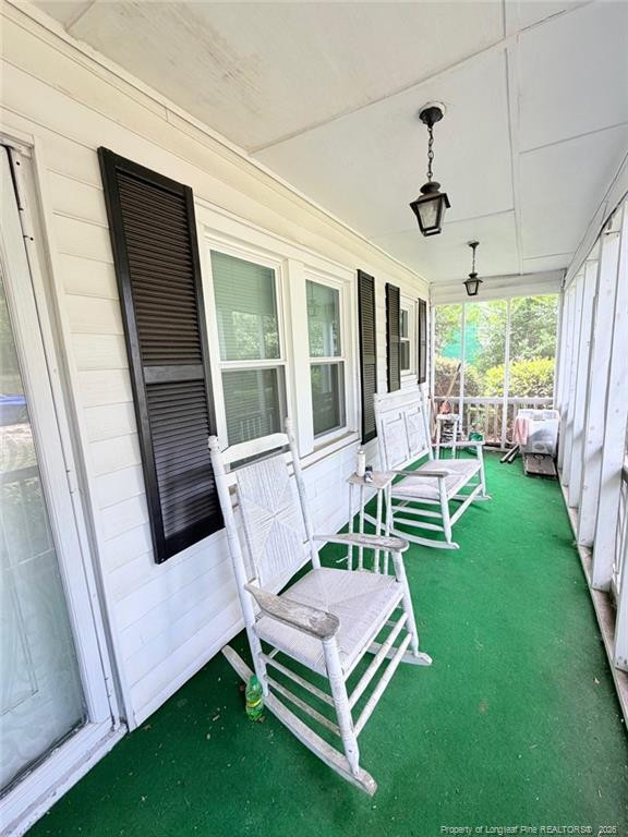 229 S Windsor Drive Property Photo 4