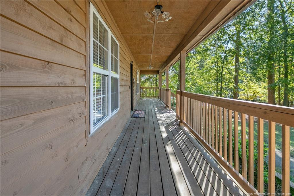 735 Captain Harbor Property Photo 3