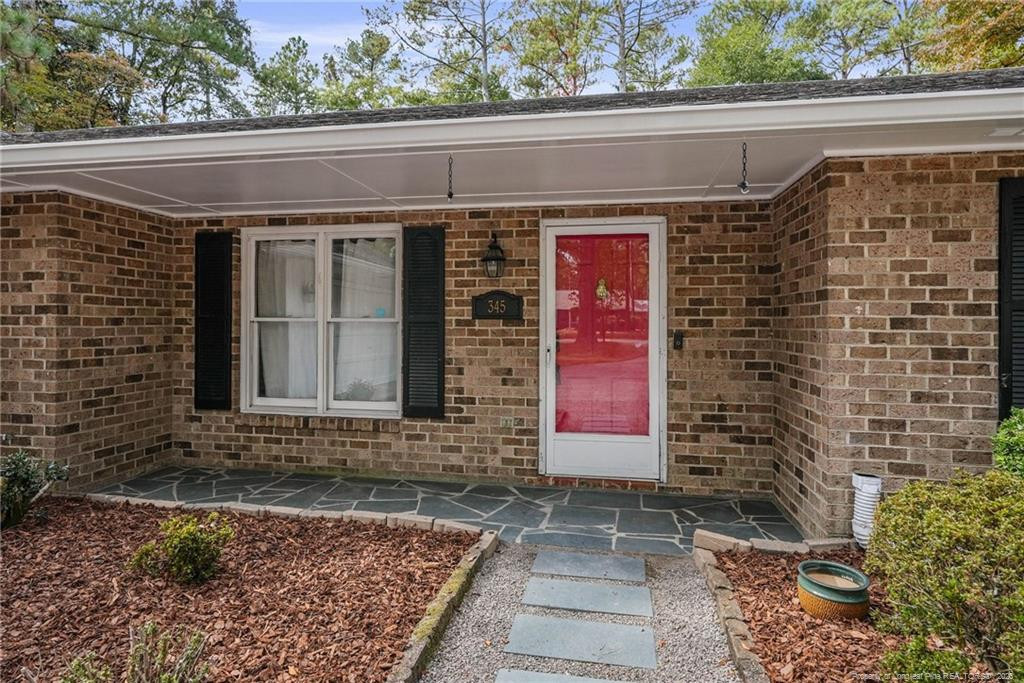 345 Lake Forest Drive Property Photo 5