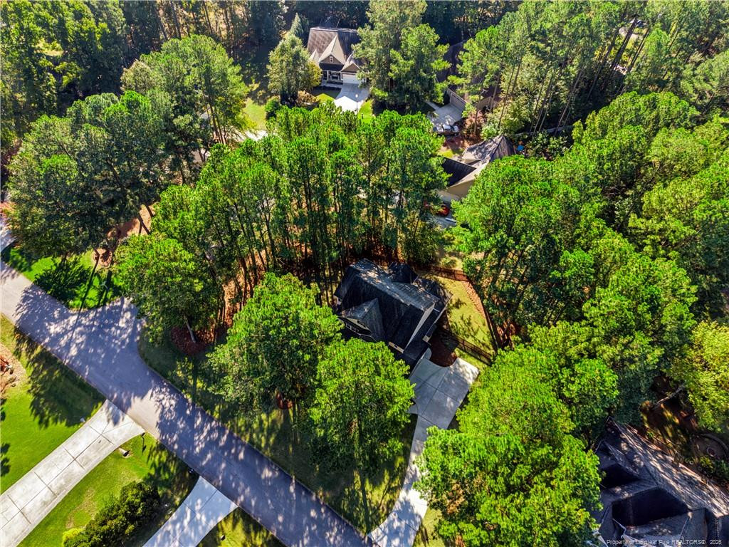 725 Creekside Drive Property Photo 2