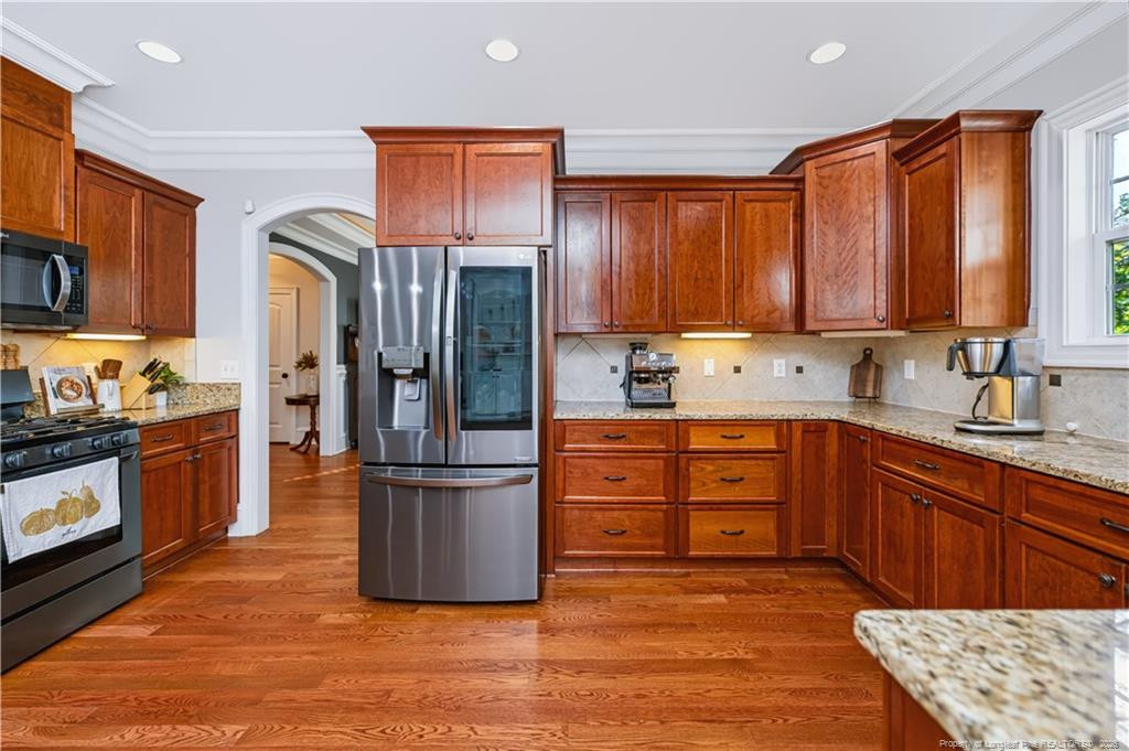 725 Creekside Drive Property Photo 14