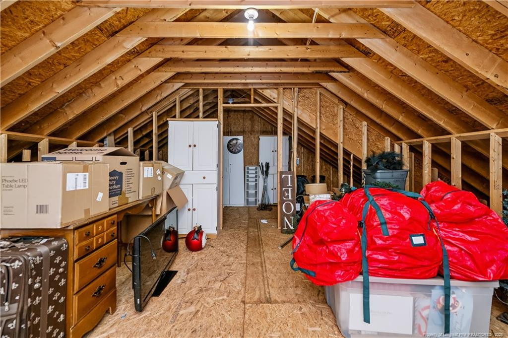 725 Creekside Drive Property Photo 38