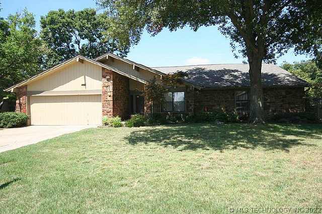 6729 E 86th Place Property Photo 1