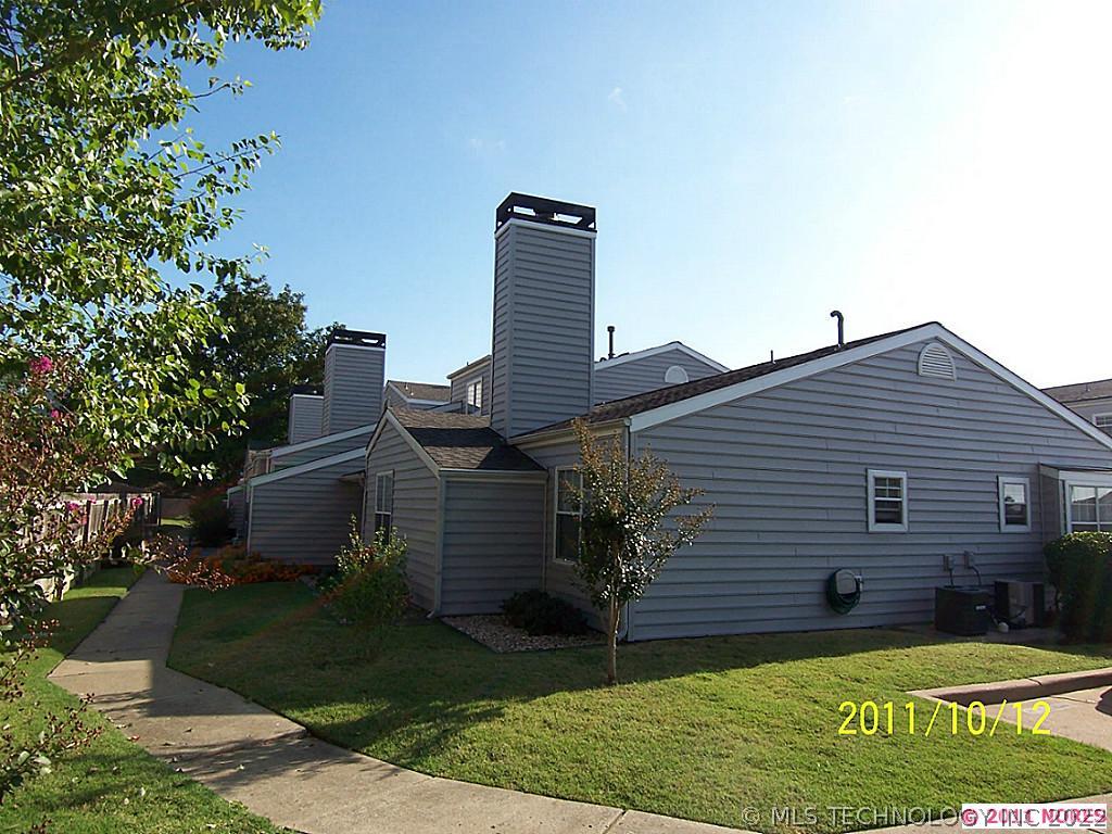 8939 S Norwood Avenue 1404 Property Photo 1
