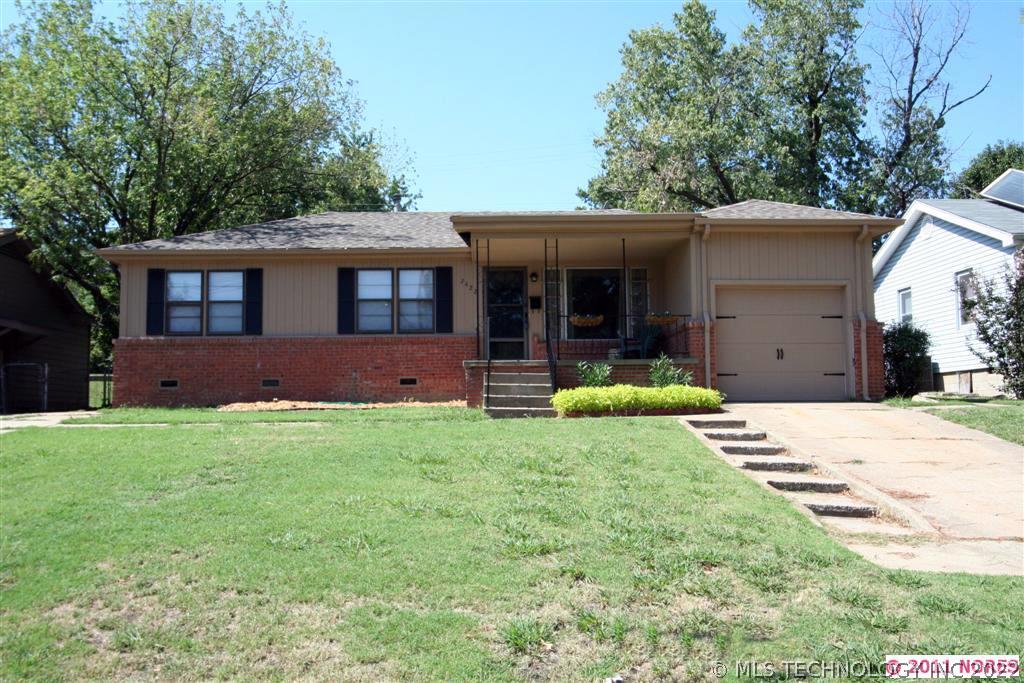 2422 S Hudson Place Property Photo 1