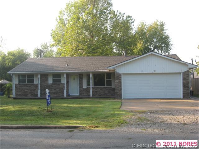 152 W Beech Street Property Photo 1