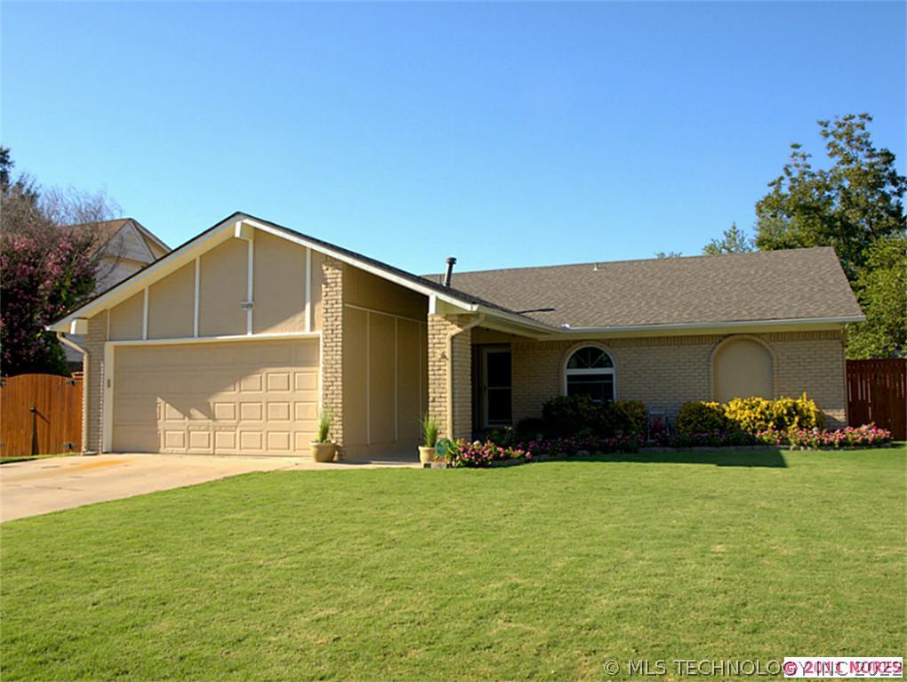 1928 W Oakridge Street Property Photo 1