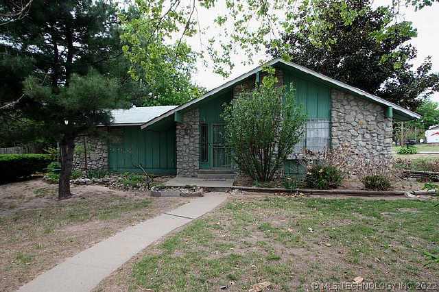 1110 S Bowlin Lane Property Photo 1
