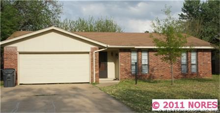 317 N Cedar Street Property Photo 1
