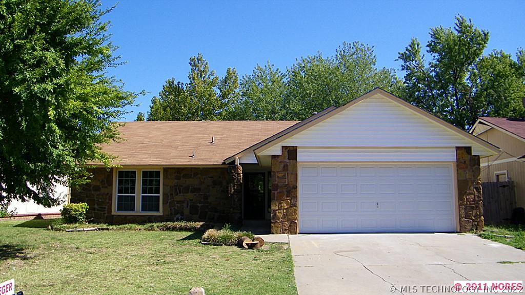 1913 N Eucalyptus Avenue Property Photo 1
