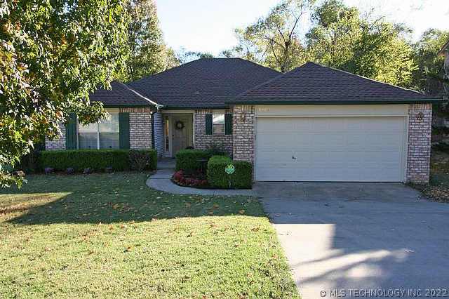 8605 S 92nd East Avenue Property Photo 1
