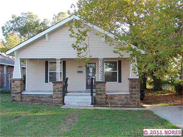 1302 E Jackson Avenue Property Photo 1