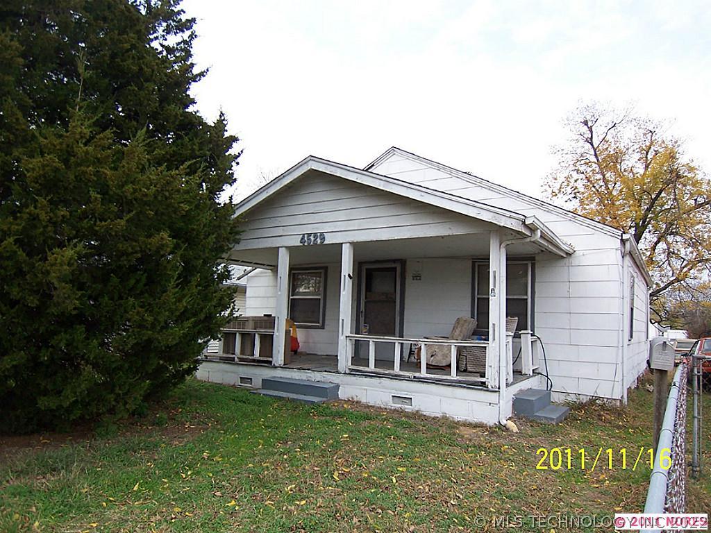 4529 W 8th Street Property Photo 1
