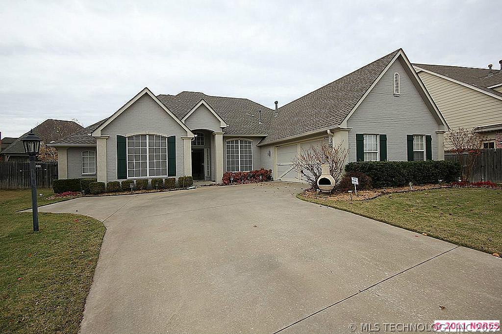 8510 S 70th East Avenue Property Photo 1