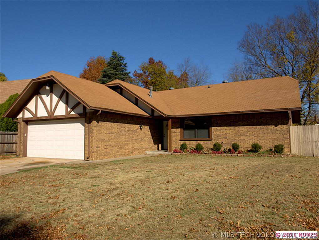 1600 W Knoxville Street Property Photo 1