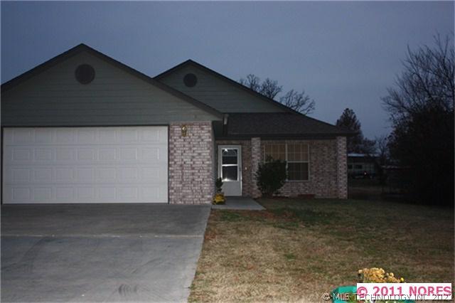1746 E Dewey Avenue Property Photo 1