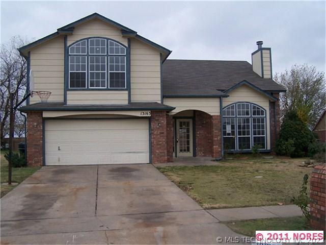 13163 E 80th Street North Property Photo 1