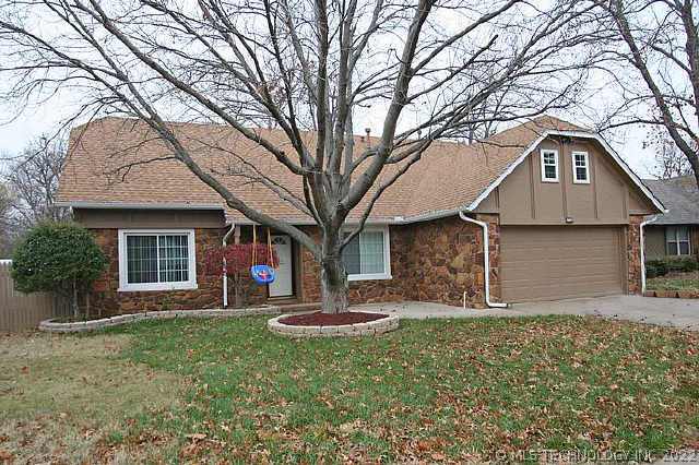 1324 S Chestnut Avenue Property Photo 1