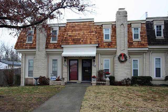 1023 E Thompson Street Property Photo 1