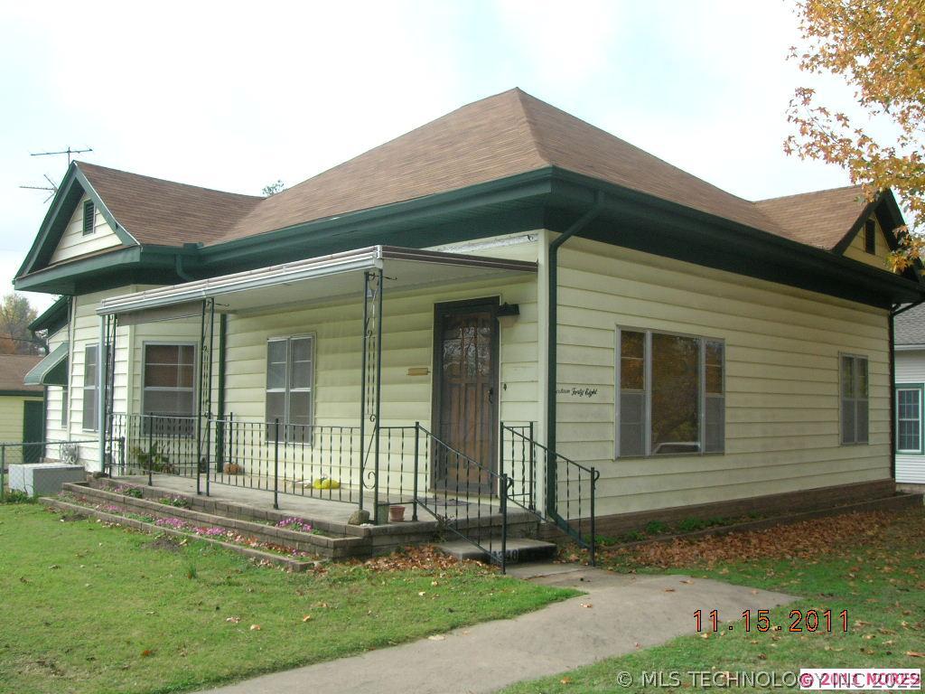 1348 E Lincoln Avenue Property Photo 1