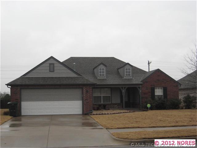 122 W 133rd Place North Property Photo 1