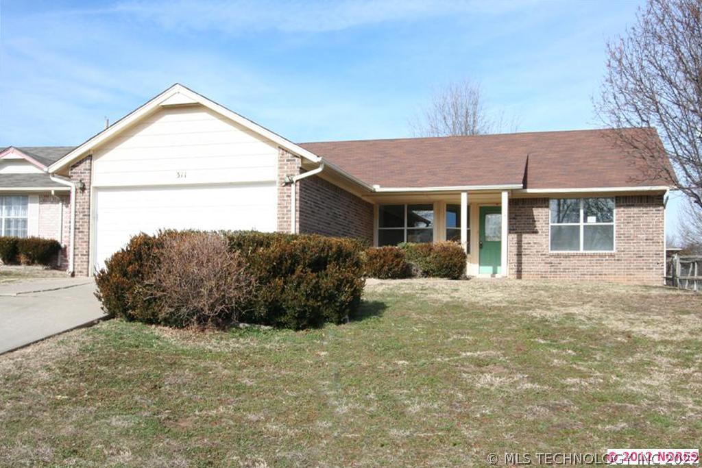 311 W 47th Place Property Photo 1