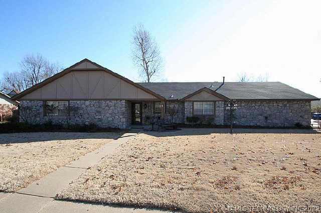 7305 S Birch Avenue Property Photo 1
