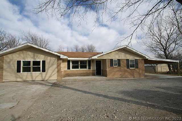 19825 E Highland Road Property Photo 1