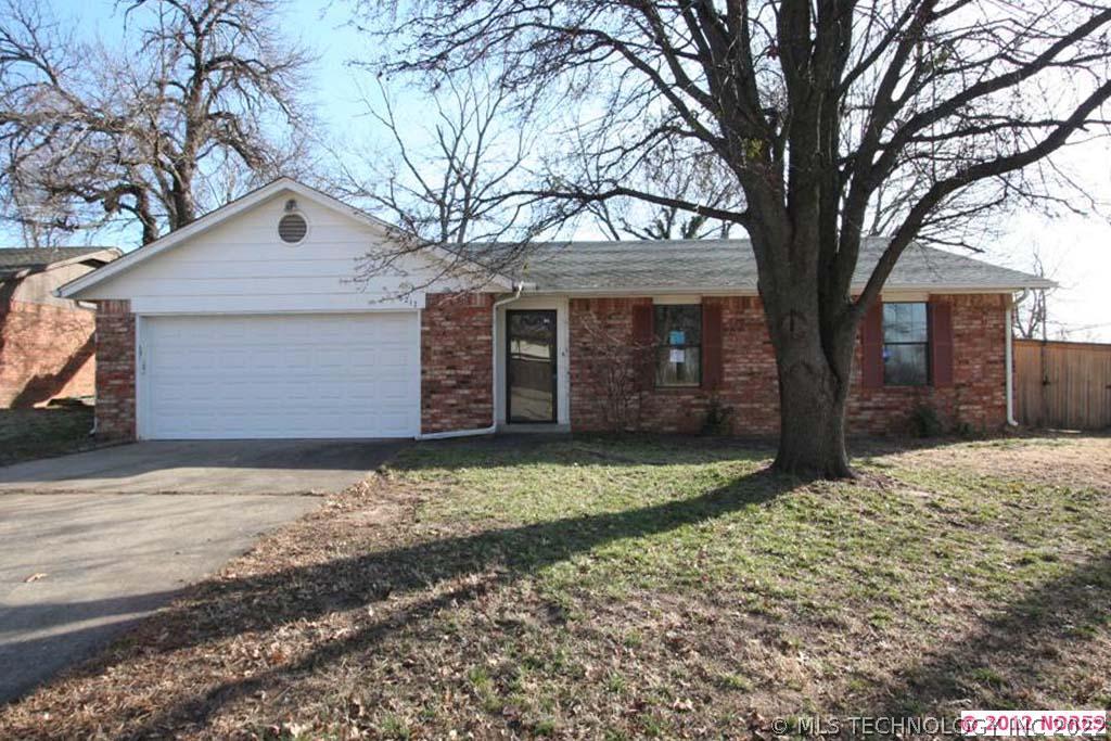 8217 S Date Avenue Property Photo 1