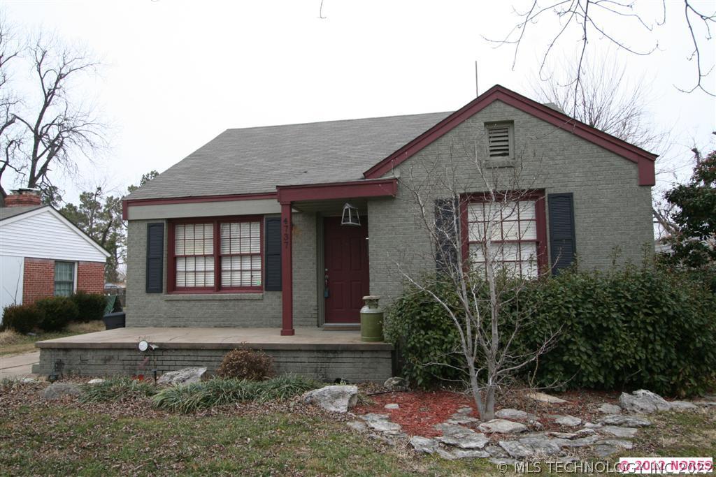 4737 E 8th Street Property Photo 1