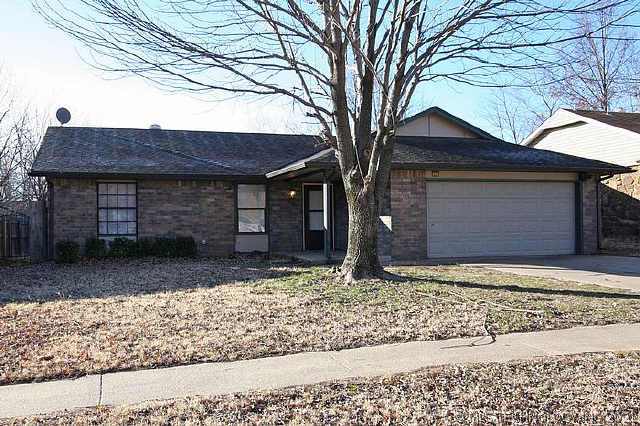 303 E Waco Place Property Photo 1