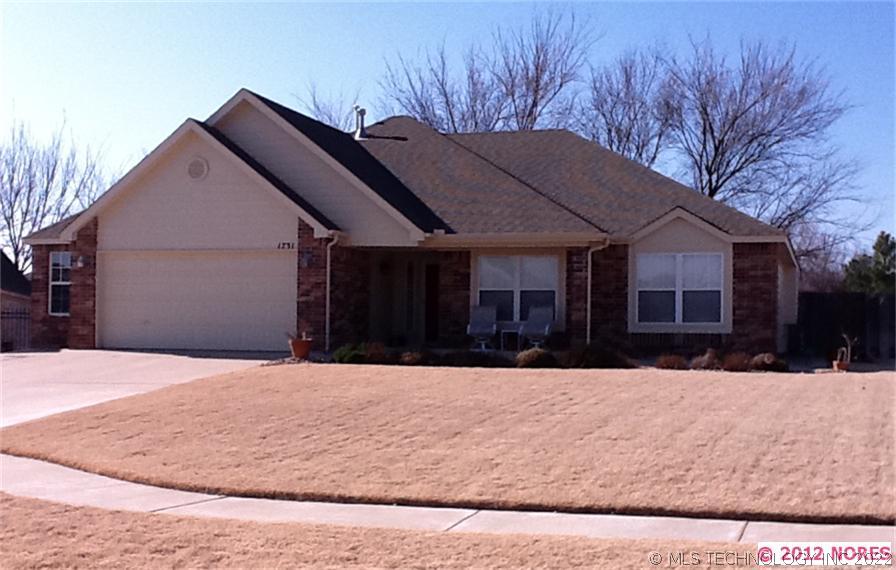 1731 W Vicksburg Place Property Photo 1