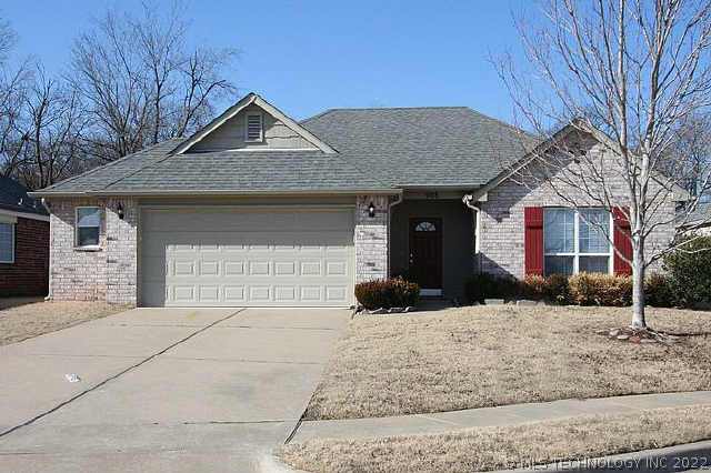 908 N Sycamore Place Property Photo 1