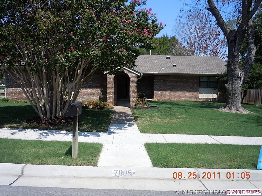7005 E 47th Street Property Photo 1
