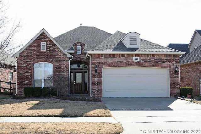 1625 W Plymouth Street Property Photo 1