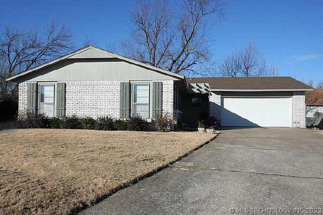 1112 S Lions Court Property Photo 1