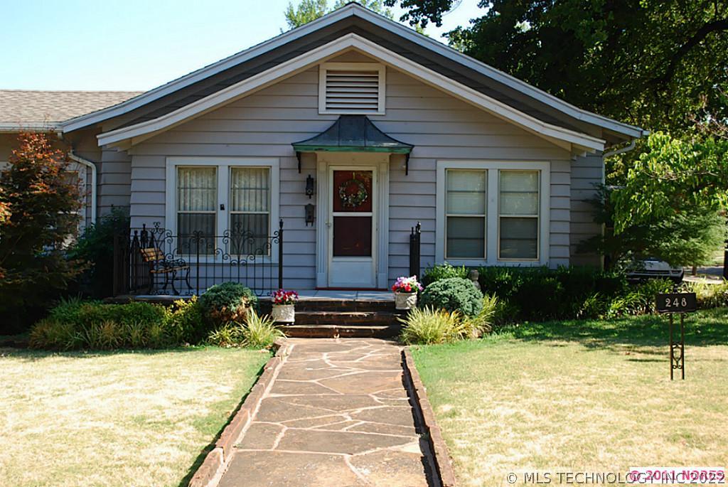 244 W 6th Avenue Property Photo 1