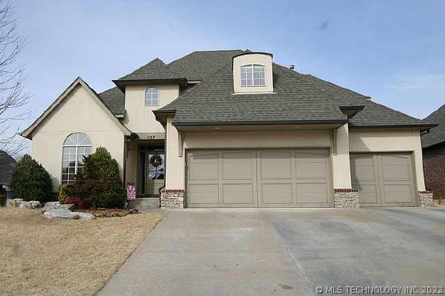 537 W 77th Street Property Photo 1