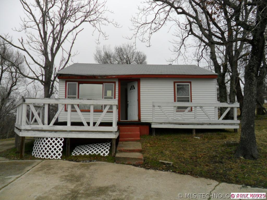 715 Mesa Road Property Photo 1