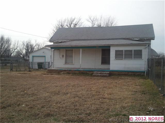 4802 N Lewis Avenue Property Photo 1