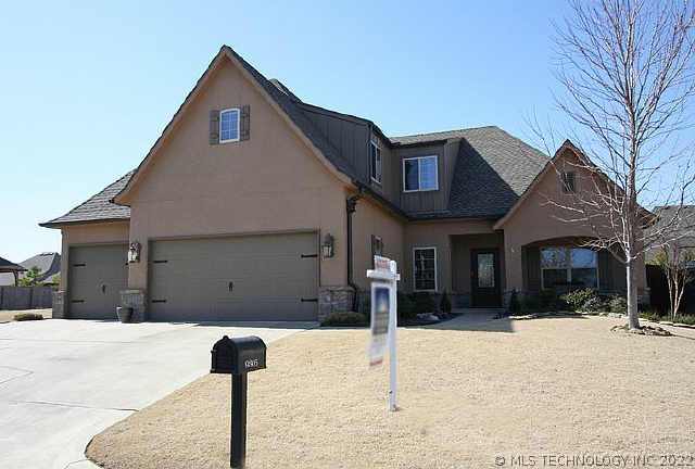 9306 S 73rd East Place Property Photo 1