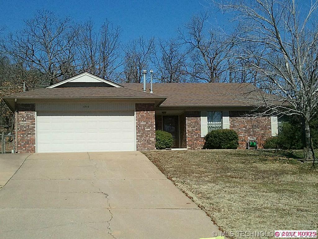 1310 Pin Oak Drive Property Photo 1